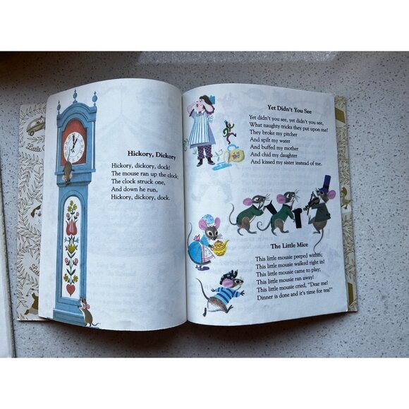 Old Mother Goose 1998 and The Three Bears 1974 Two little Golden Story Books - Picture 8 of 9